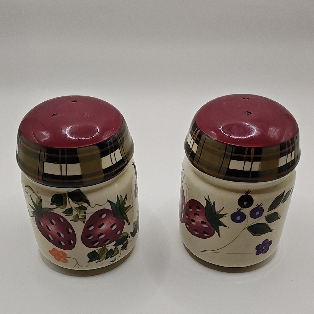 Vintage Oneida Ceramic Set Of Fruit Themed Salt and Pepper Shakers